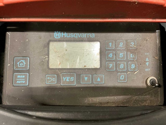 Husqvarna 265 acx robotmaaier - afbeelding 2 van  10