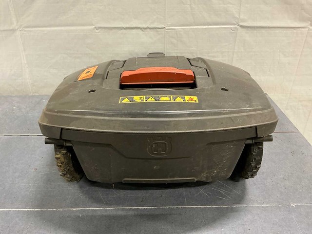 Husqvarna 265 acx robotmaaier - afbeelding 7 van  10