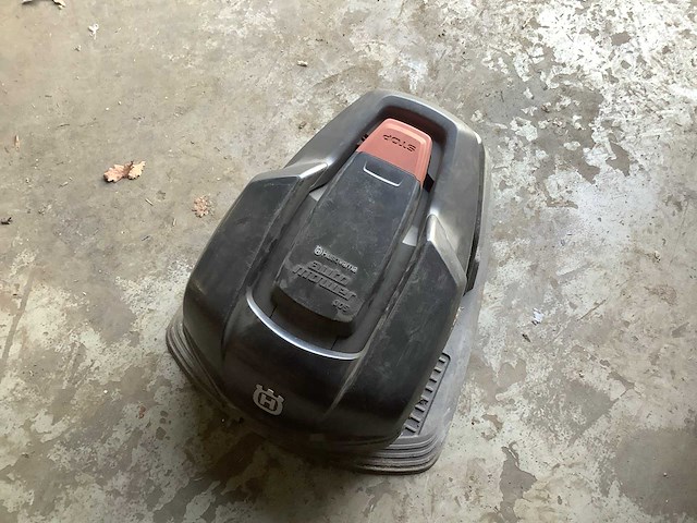 Husqvarna 305 robotmaaier - afbeelding 1 van  1