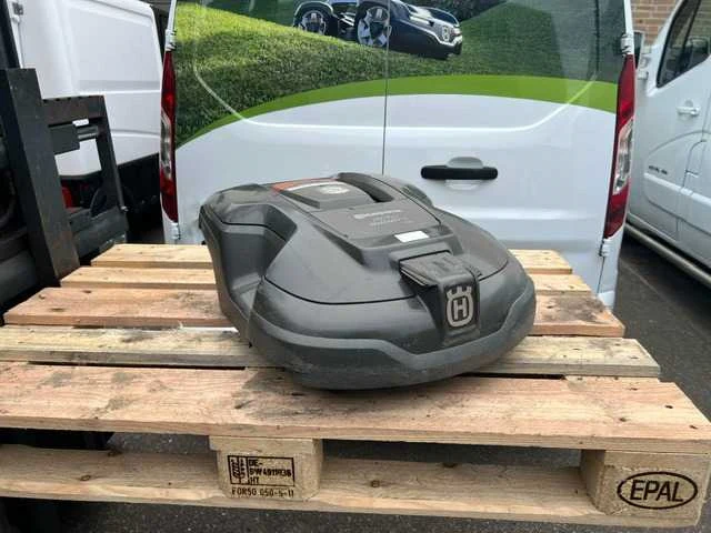 Husqvarna 310 robotmaaier - afbeelding 3 van  4