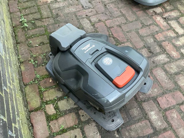 Husqvarna 310 robotmaaier - afbeelding 2 van  3