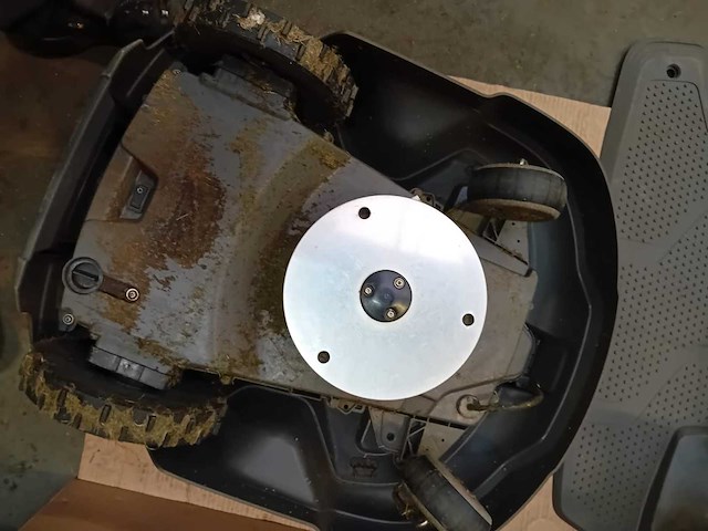 Husqvarna 315 robotmaaier - afbeelding 2 van  3