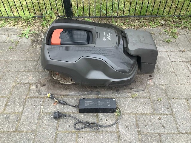 Husqvarna 315 x robotmaaier - afbeelding 2 van  5
