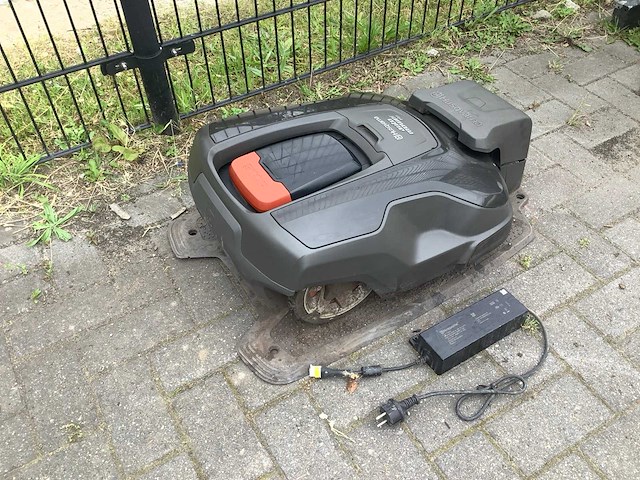 Husqvarna 315 x robotmaaier - afbeelding 3 van  5