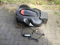 Husqvarna 320 robotmaaier - afbeelding 2 van  5