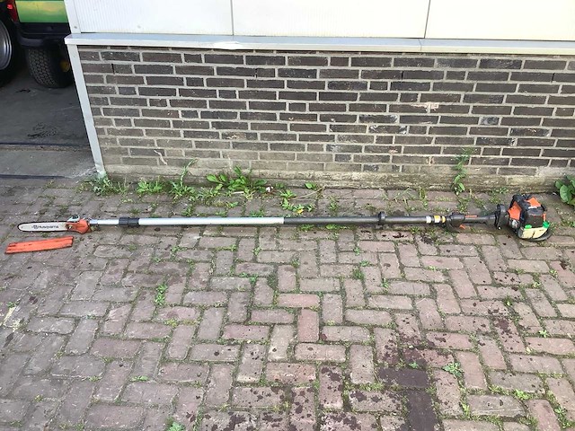 Husqvarna 327 pt5 s telescoopstokkettinzaag - afbeelding 2 van  6
