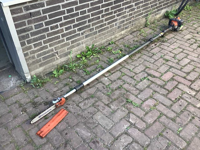 Husqvarna 327 pt5 s telescoopstokkettinzaag - afbeelding 3 van  6