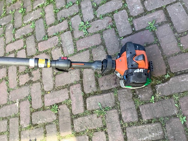 Husqvarna 327 pt5 s telescoopstokkettinzaag - afbeelding 5 van  6