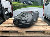 Husqvarna 330x robotmaaier - afbeelding 3 van  4