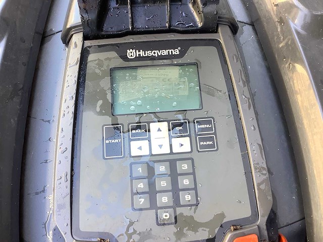 Husqvarna 330x robotmaaier - afbeelding 5 van  6