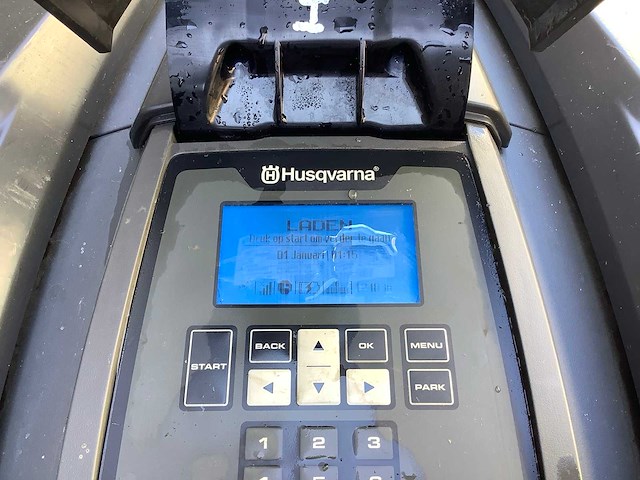 Husqvarna 330x robotmaaier - afbeelding 5 van  6