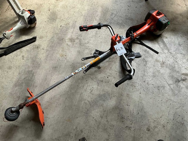 Husqvarna 335r bosmaaier - afbeelding 1 van  4