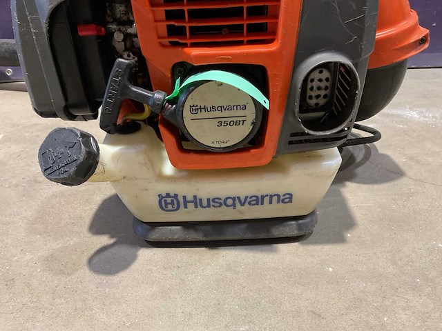 Husqvarna 350bt ruggedragen bladblazer - afbeelding 2 van  4