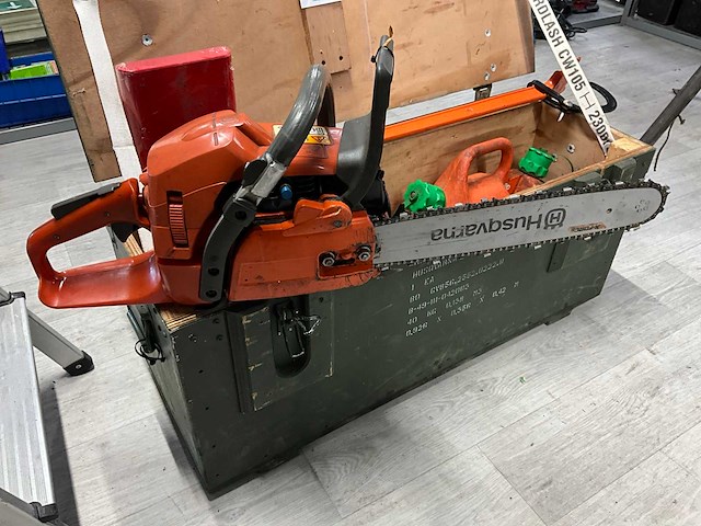 Husqvarna 359g kettingzaag in transportkist - afbeelding 1 van  6