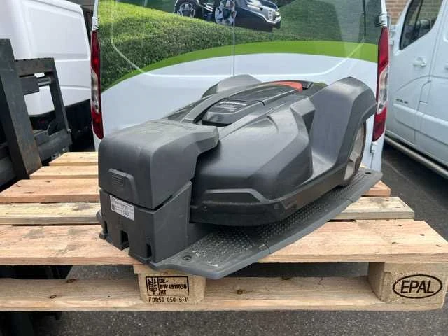 Husqvarna 430x robotmaaier - afbeelding 1 van  4