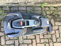 Husqvarna 435x awd robotmaaier - afbeelding 4 van  5