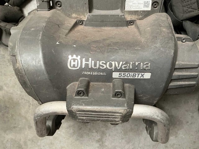 Husqvarna 550ibtx ruggedragen bladblazer - afbeelding 3 van  6