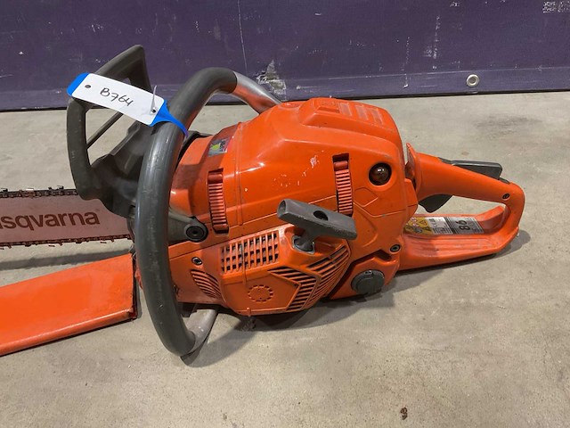 Husqvarna 555 kettingzaag - afbeelding 2 van  3