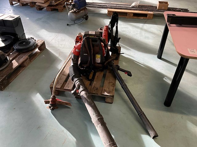 Husqvarna 570bts bladblazer - afbeelding 2 van  6