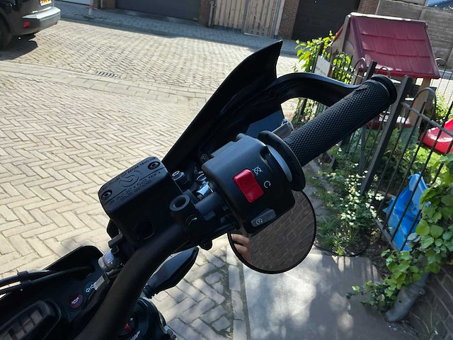 Husqvarna 701 supermoto motorfiets - afbeelding 3 van  7