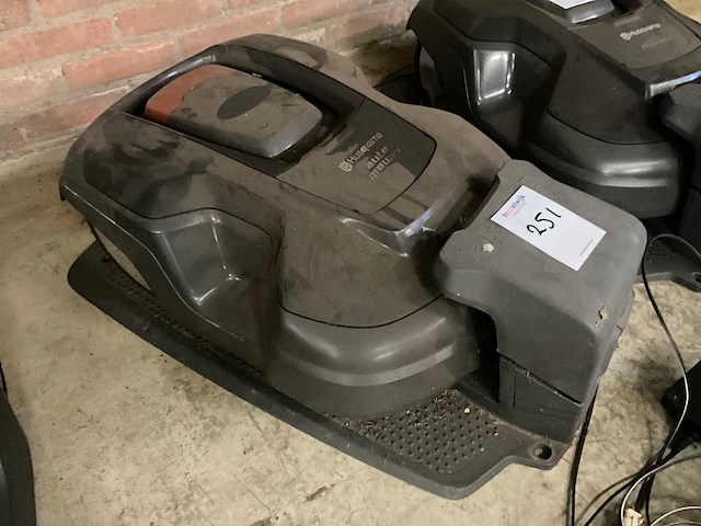 Husqvarna auto mower 310 robotmaaier - afbeelding 2 van  5