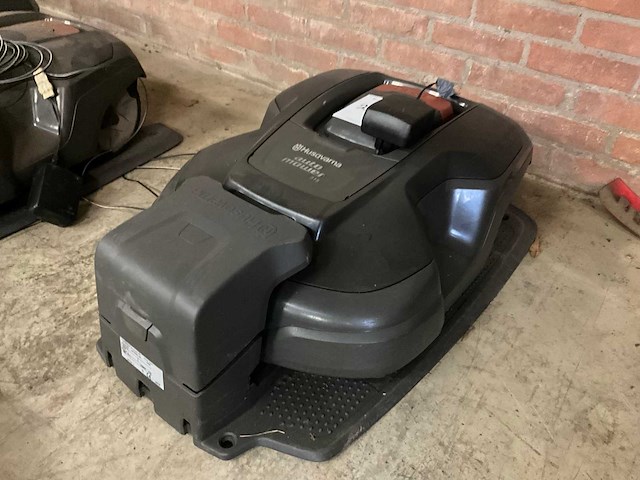 Husqvarna auto mower 315 robotmaaier - afbeelding 1 van  5