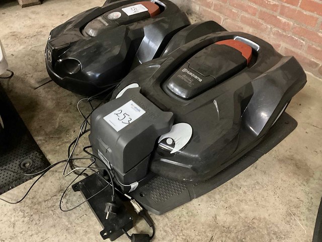 Husqvarna auto mower 320 robotmaaier - afbeelding 1 van  5