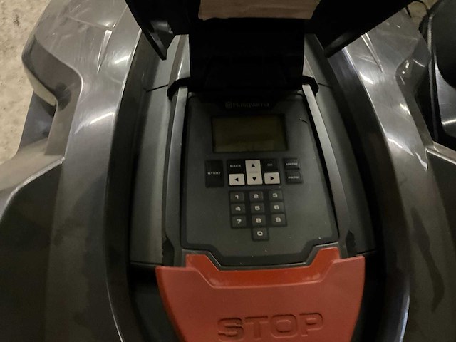 Husqvarna auto mower 320 robotmaaier - afbeelding 4 van  5