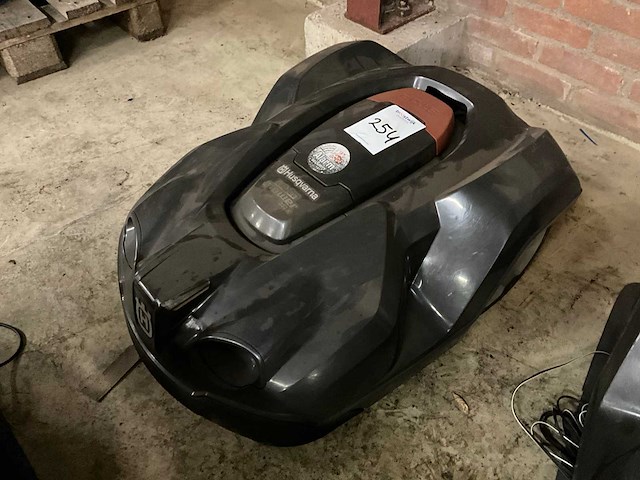 Husqvarna auto mower robotmaaier - afbeelding 1 van  4
