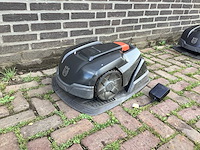 Husqvarna automower 105 robotmaaier - afbeelding 3 van  5