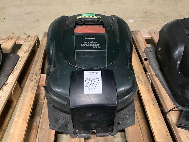 Husqvarna automower 220 ac robotmaaier - afbeelding 1 van  3