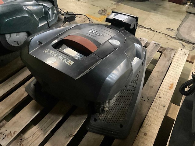 Husqvarna automower 230 acx robotmaaier - afbeelding 4 van  7