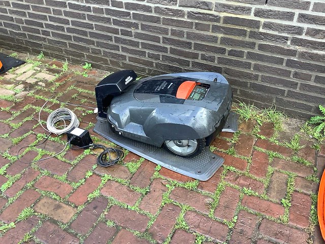 Husqvarna automower 230 acx robotmaaier - afbeelding 1 van  3