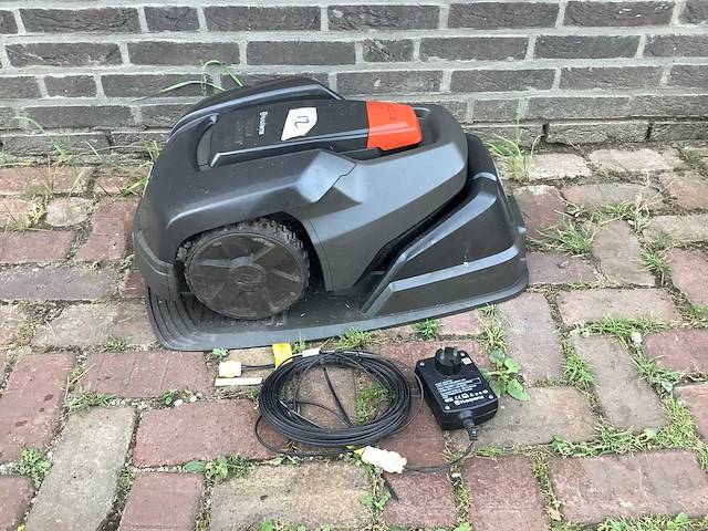 Husqvarna automower 305 robotmaaier - afbeelding 2 van  6
