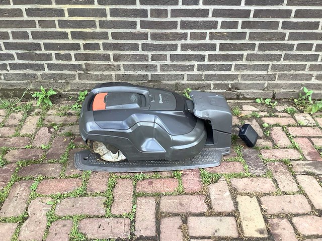 Husqvarna automower 310 robotmaaier - afbeelding 2 van  6