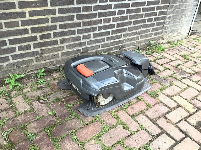 Husqvarna automower 310 robotmaaier - afbeelding 3 van  6