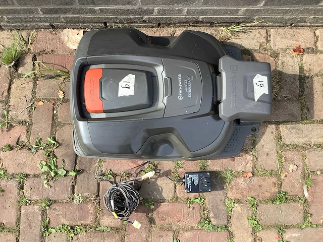 Husqvarna automower 310 robotmaaier - afbeelding 4 van  8
