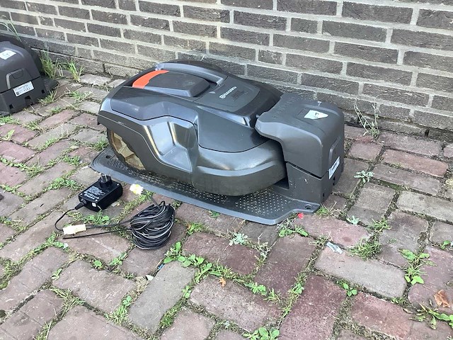 Husqvarna automower 315 robotmaaier - afbeelding 1 van  6