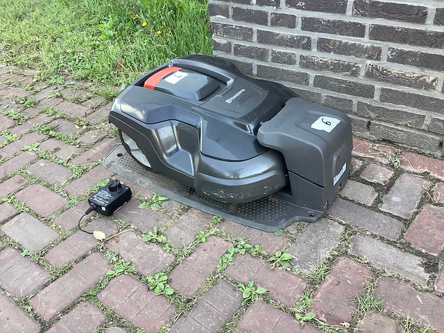 Husqvarna automower 315 robotmaaier - afbeelding 1 van  6