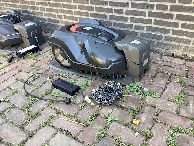 Husqvarna automower 320 robotmaaier - afbeelding 1 van  7