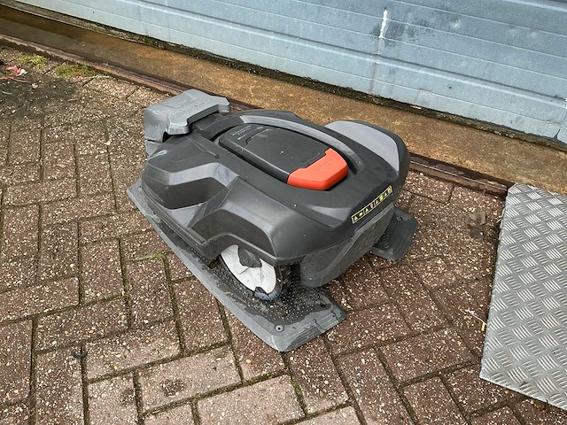 Husqvarna automower 420 robotmaaier - afbeelding 2 van  6