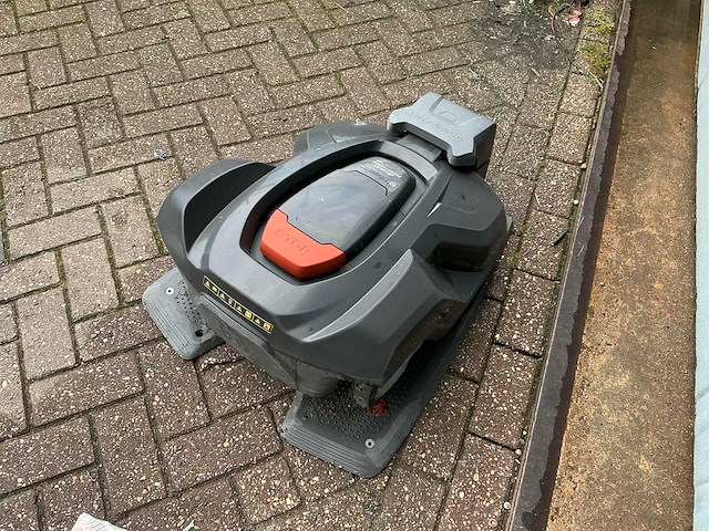 Husqvarna automower 420 robotmaaier - afbeelding 3 van  6