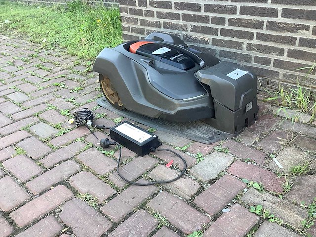 Husqvarna automower 450x robotmaaier - afbeelding 1 van  7