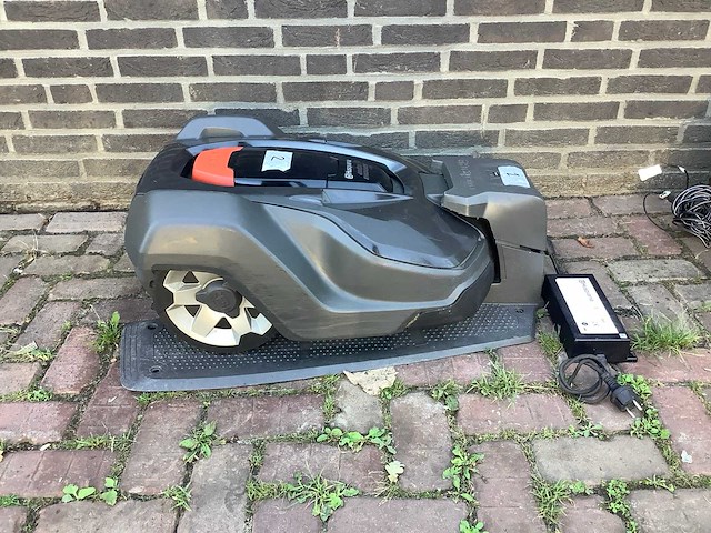 Husqvarna automower 450x robotmaaier - afbeelding 1 van  5