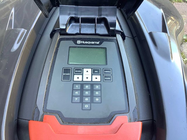 Husqvarna automower 450x robotmaaier - afbeelding 4 van  5