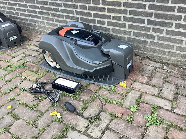 Husqvarna automower 450x robotmaaier - afbeelding 1 van  8