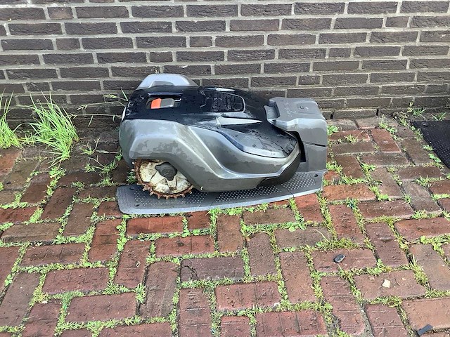 Husqvarna automower 550 robotmaaier - afbeelding 2 van  5
