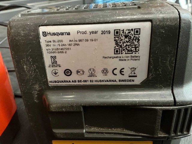 Husqvarna bl1200 accu en lader (3x) - afbeelding 2 van  3