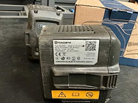 Husqvarna bl1200x accu en lader (3x) - afbeelding 3 van  4