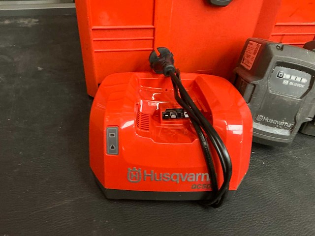 Husqvarna bl1200x accu en lader (3x) - afbeelding 2 van  5